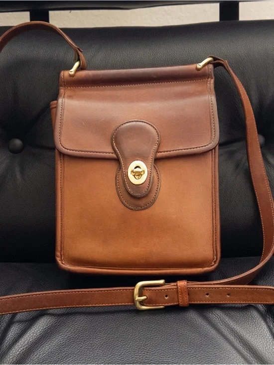 Vintage Coach 1992/93 Murphy Crossbody Bag in British Tan - Picture 14 of 14